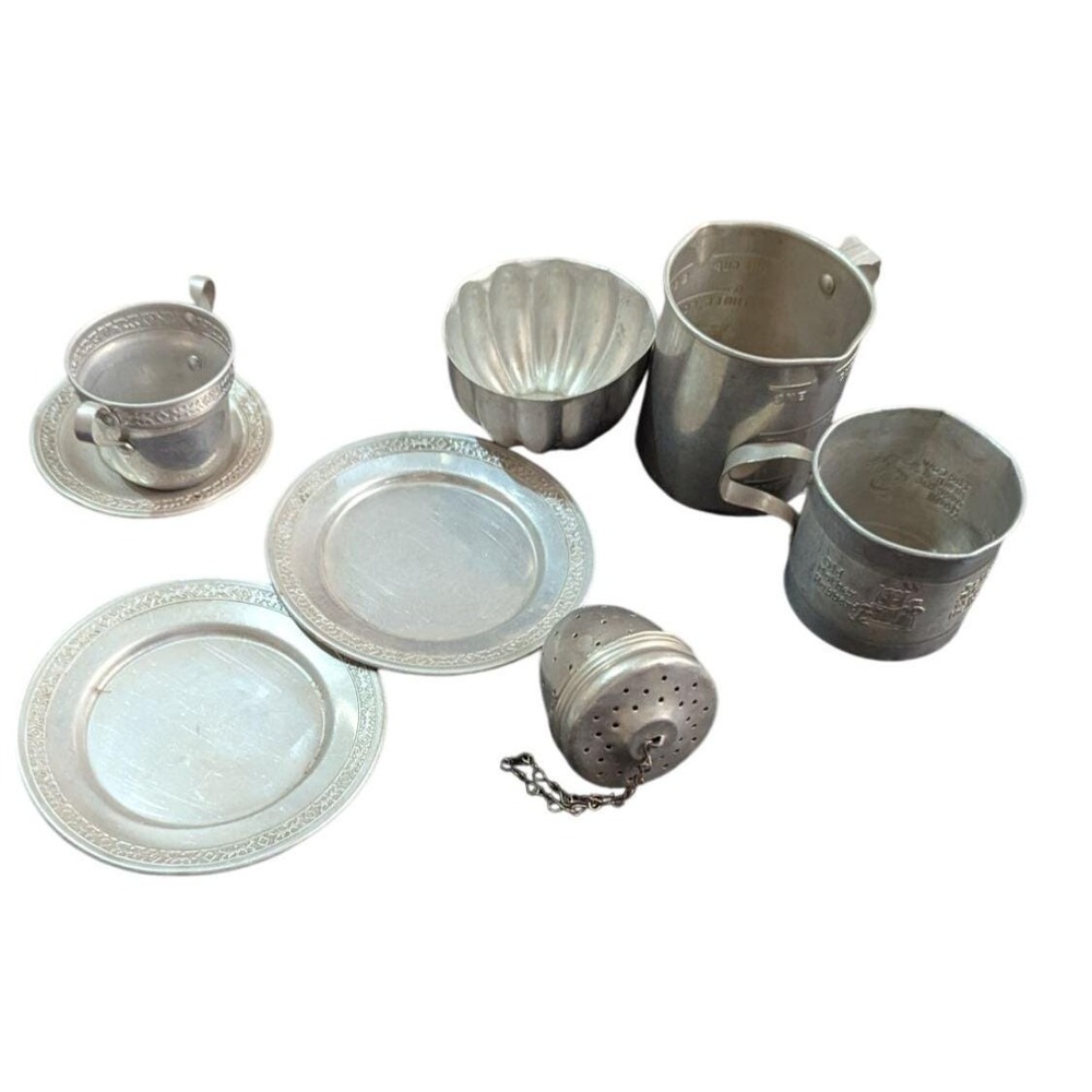 Vintage Aluminum Tableware Lot With 7 Pieces: Plates Cups Sifter  Mold Pre-Owned